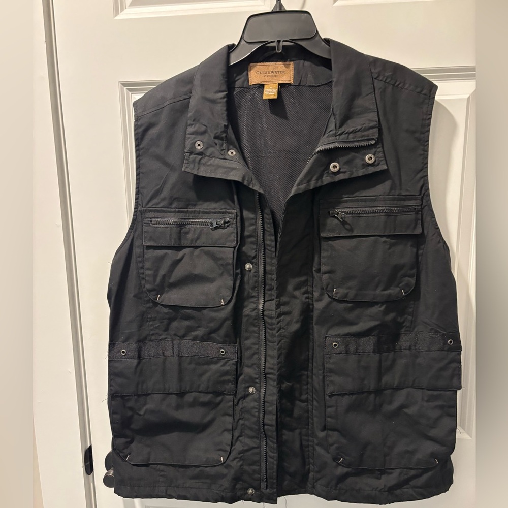 Clearwater Outfitters Men’s Fishing black size XL. Full front zipper /snaps